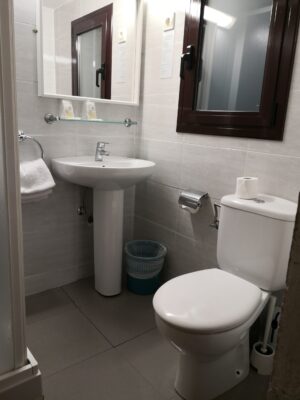 Barcelona Hostal La Terrassa - Habitación Basica Interior Doble